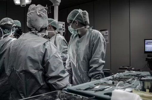 Surgeon in China Suspended: Punching 82-Year-Old Patient During Surgery